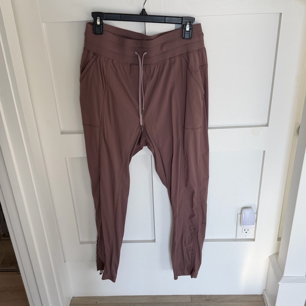 CRZ YOGA Brown Capri Pants